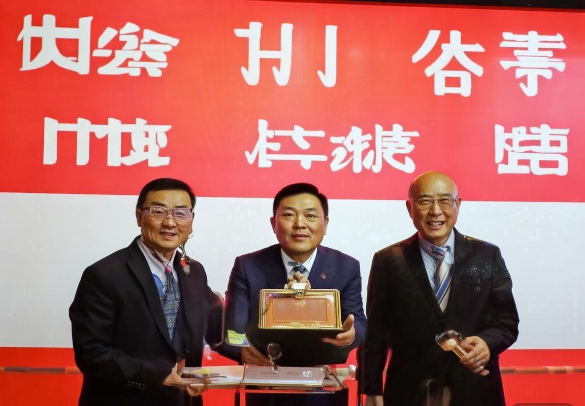 BLG战队勇夺LPL冠军银龙杯,冲击世界赛召唤师杯新征程 BLG战队勇夺LPL冠军银龙杯,冲击世界赛召唤师杯新征程